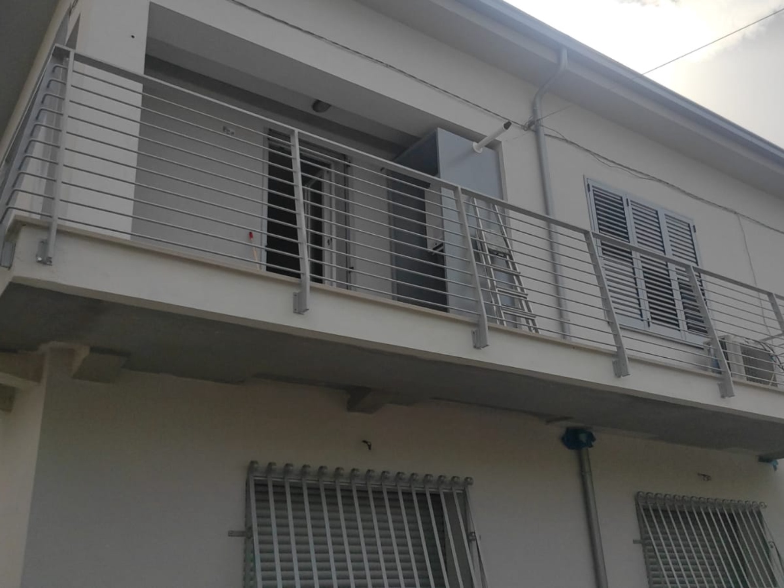 Ristrutturazione con adeguamento energetico e sismico di un piccolo condominio in via Barbella
