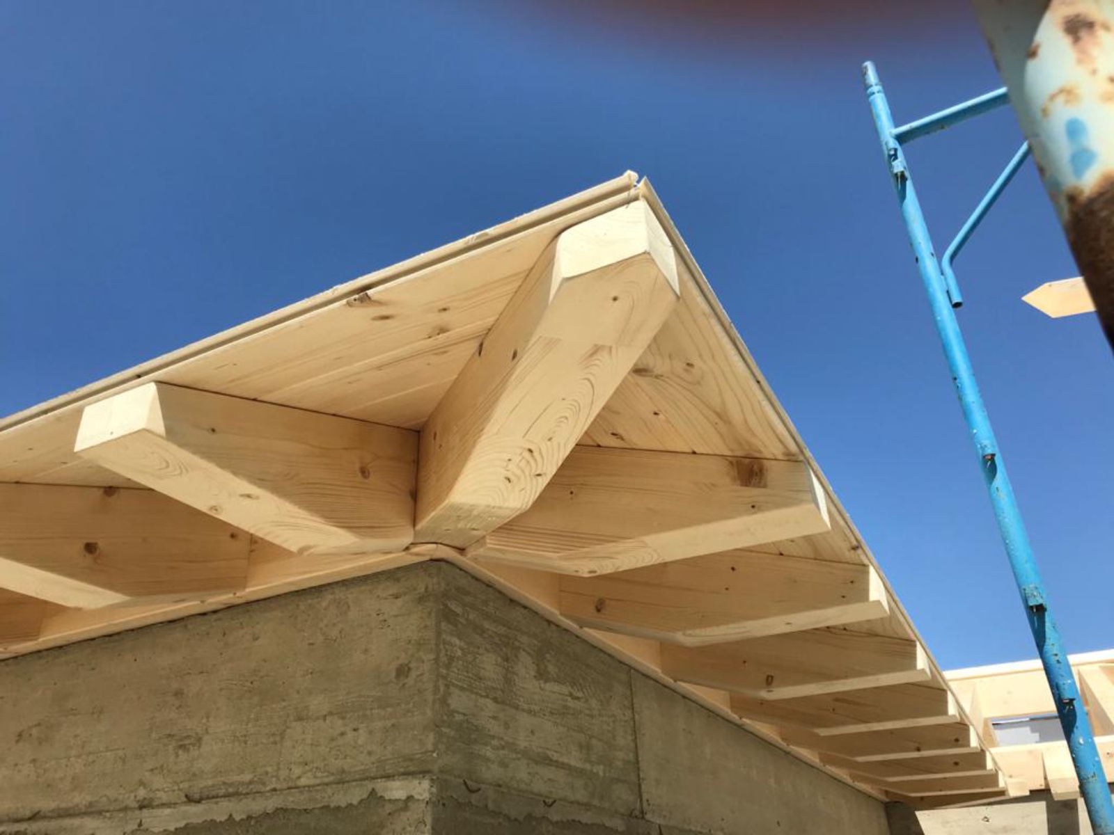 Ristrutturazione con adeguamento energetico e sismico di un piccolo condominio in via Barbella