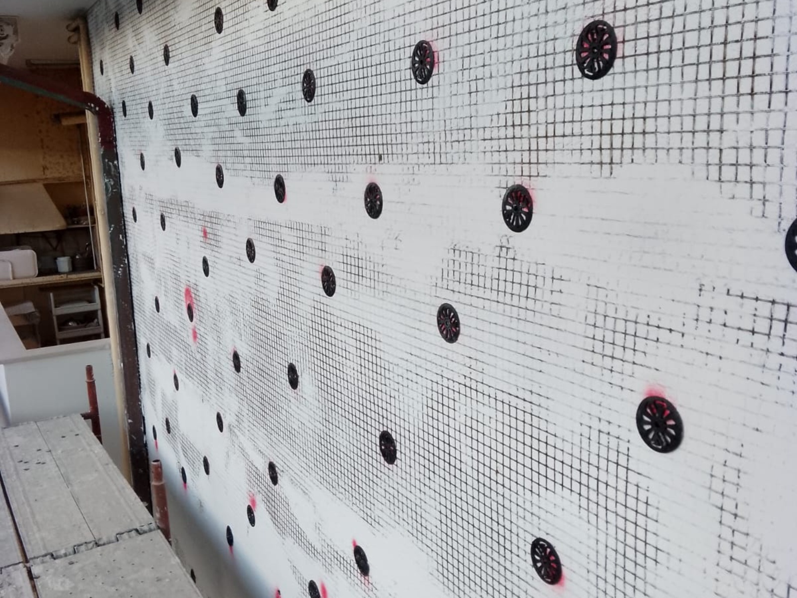 Ristrutturazione con adeguamento sismico di un condominio in via Tirino