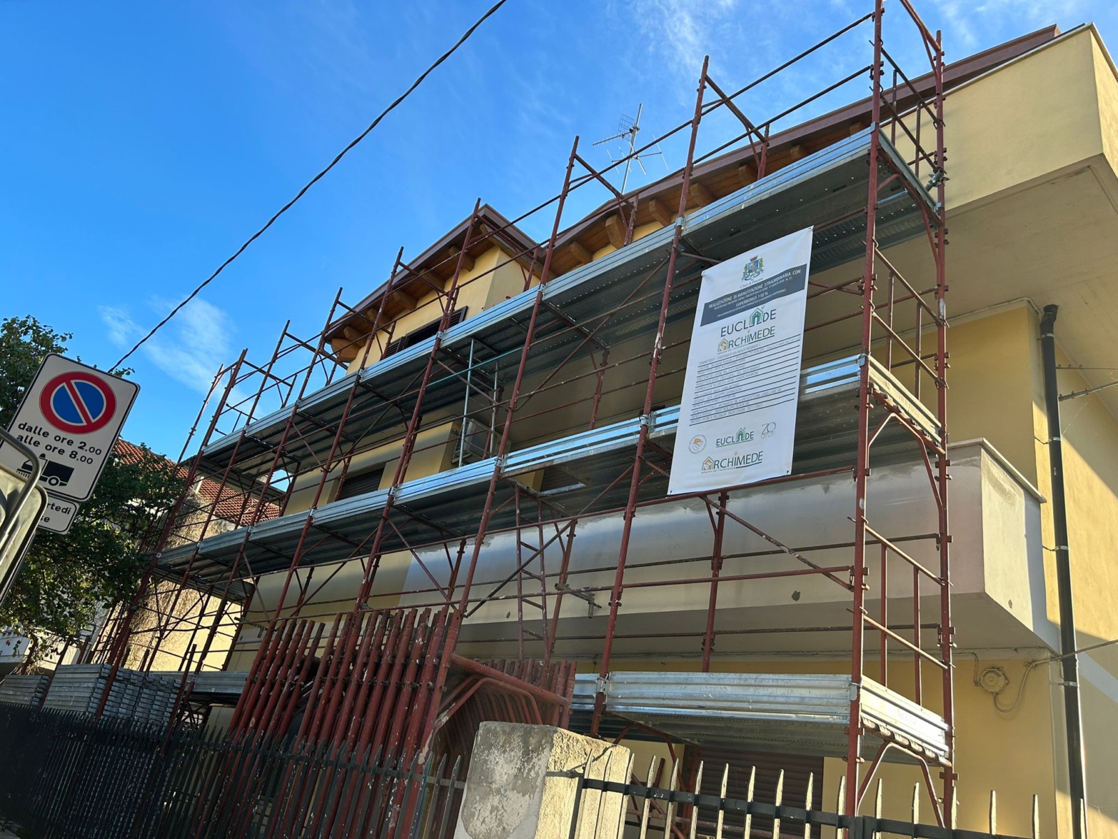 Ristrutturazione con adeguamento sismico ed energetico di una palazzina in via di Sotto