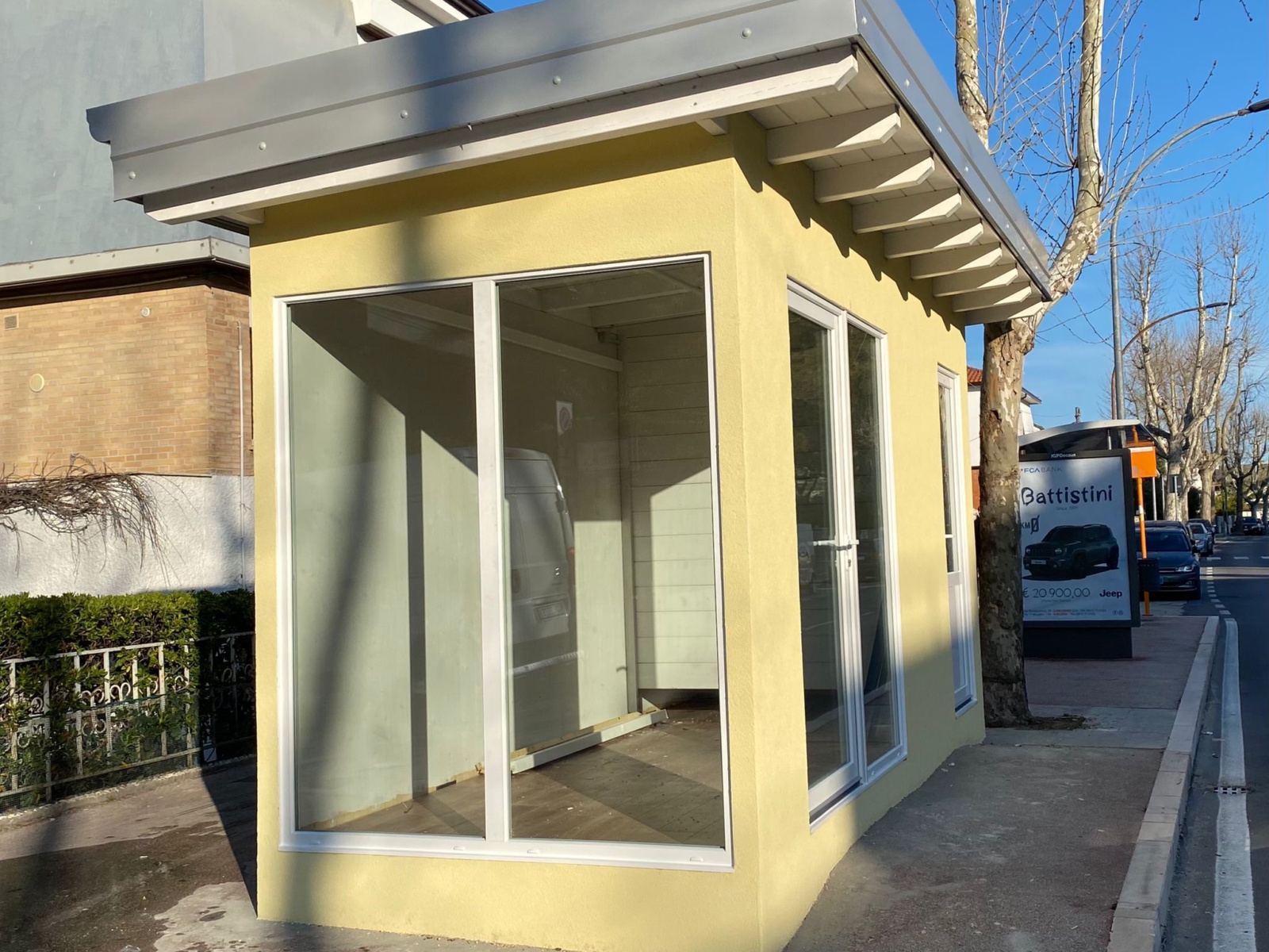 Realizzazione di una nuova edicola in legno in viale Alcione